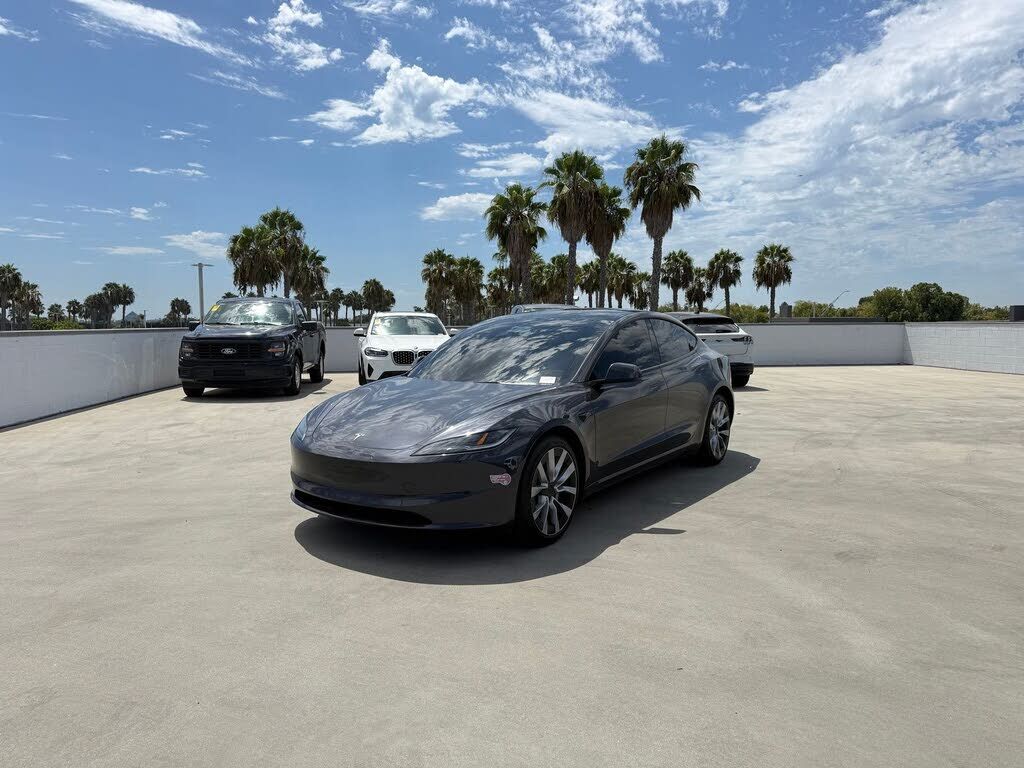 2024 TESLA Model 3