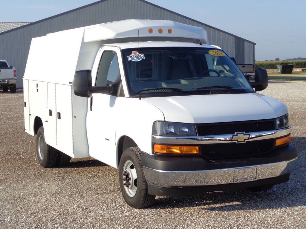 2024 CHEVROLET Express