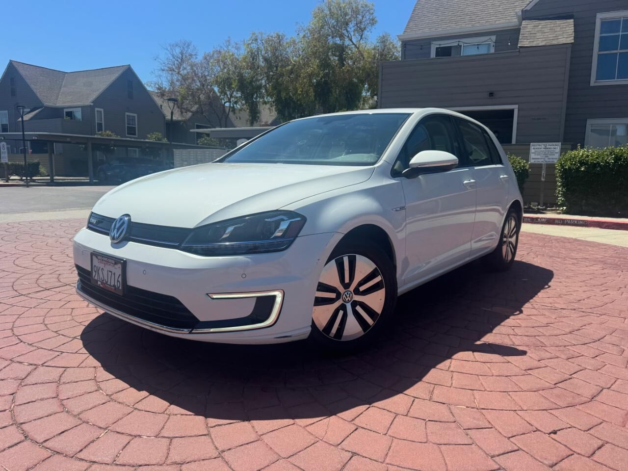 2016 VOLKSWAGEN e-Golf