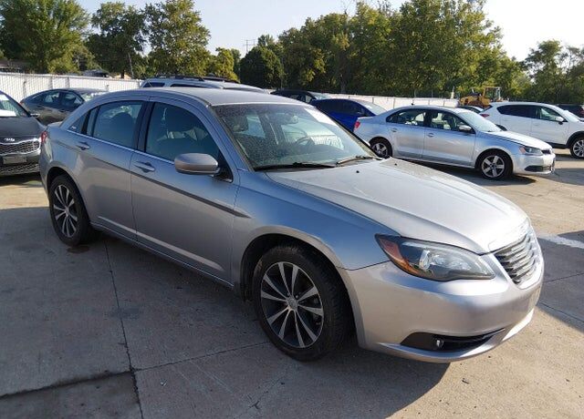 2014 CHRYSLER 200
