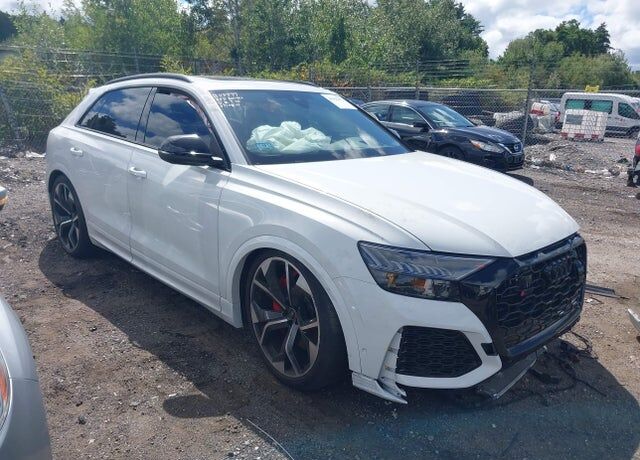 2024 AUDI RS Q8