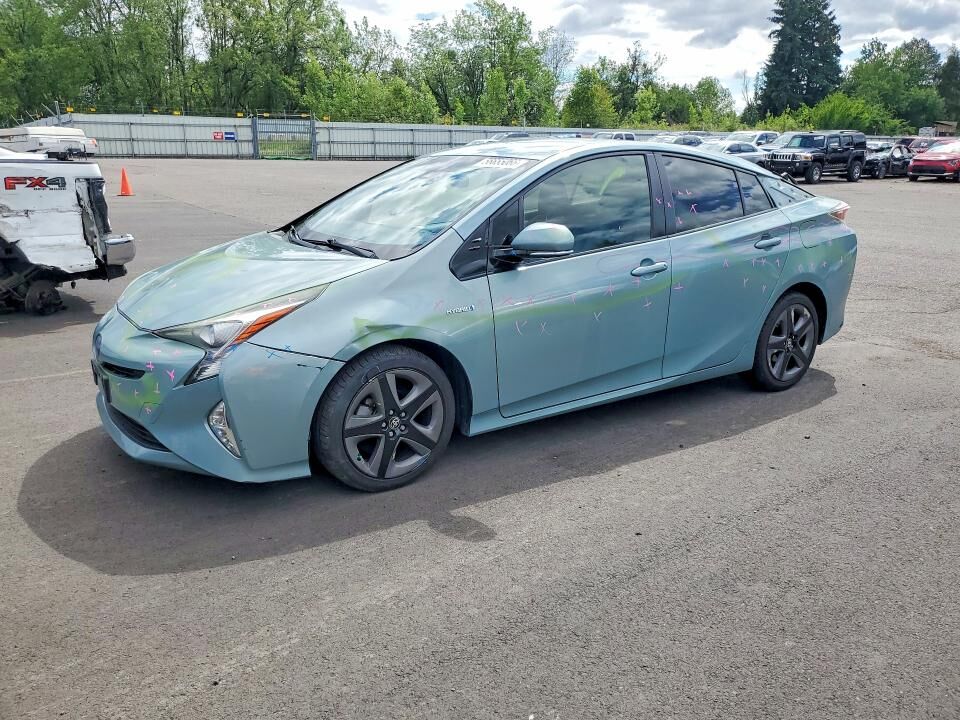 2016 TOYOTA PRIUS