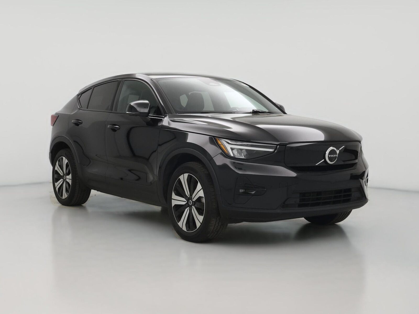 2023 VOLVO C40