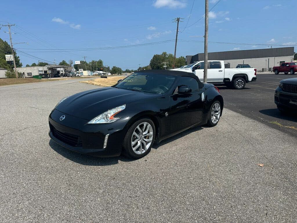 2015 NISSAN 370Z