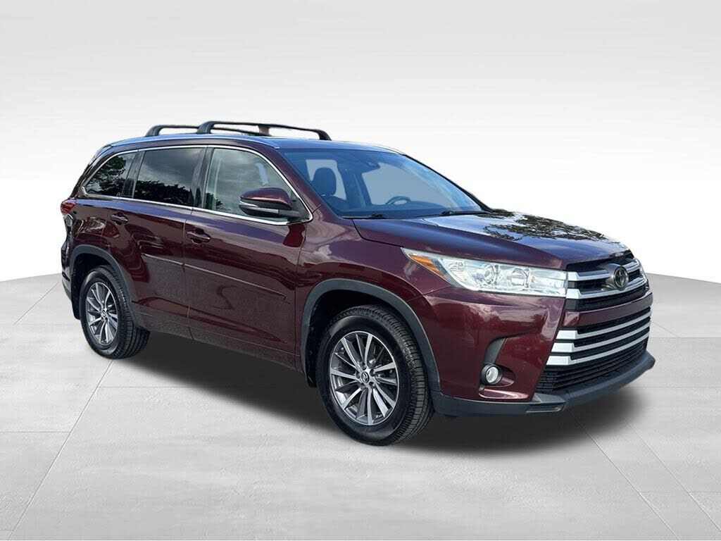 2017 TOYOTA Highlander