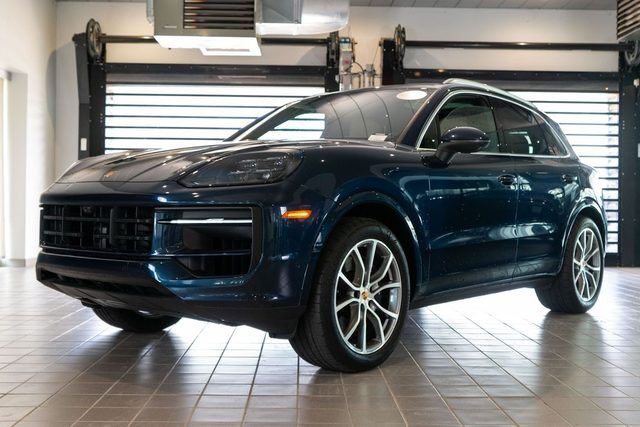 2025 PORSCHE Cayenne