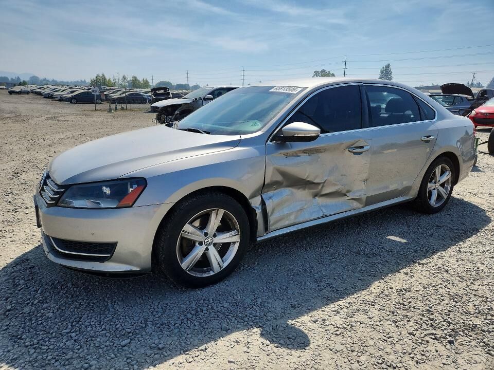 2012 VOLKSWAGEN Passat
