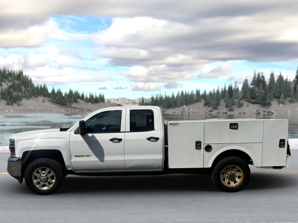 2018 CHEVROLET Silverado
