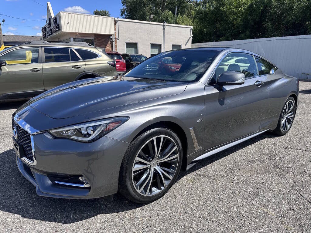 2017 INFINITI Q60