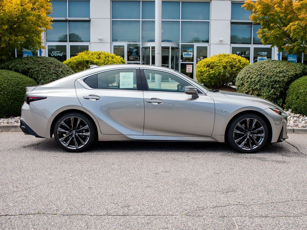 2023 LEXUS IS