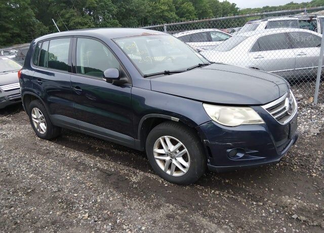 2011 VOLKSWAGEN Tiguan