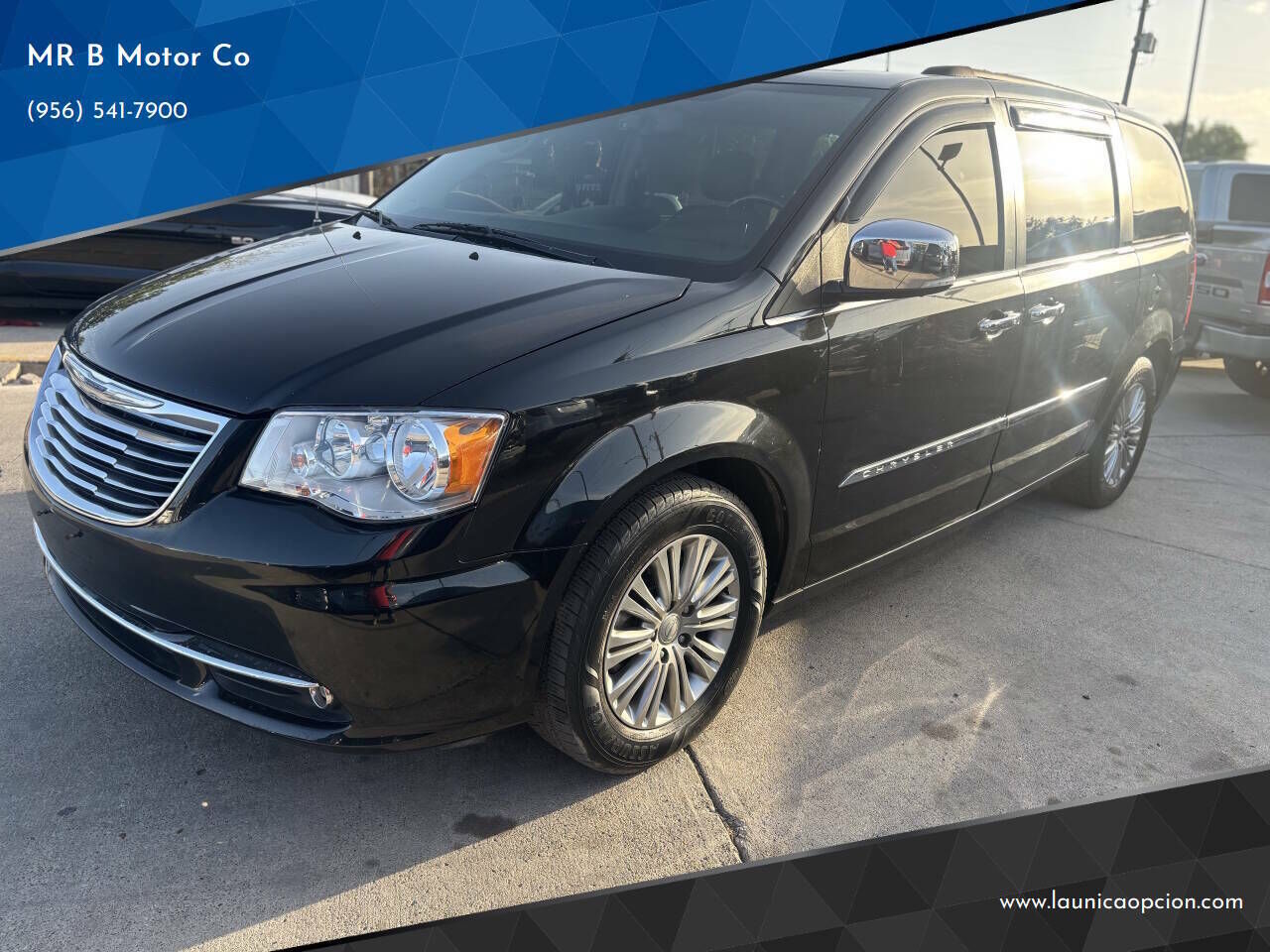 2016 CHRYSLER Town and Country