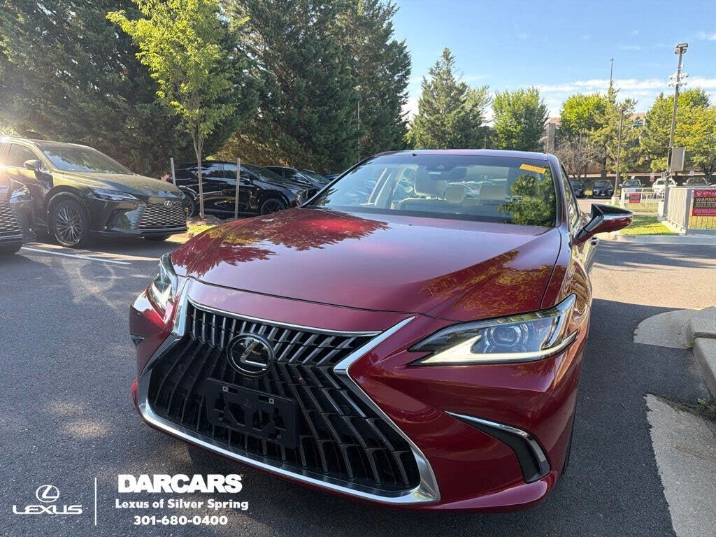 2024 LEXUS ES