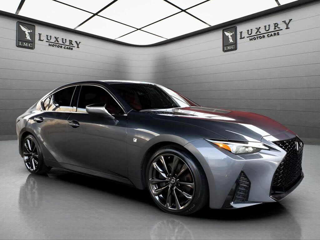 2022 LEXUS IS