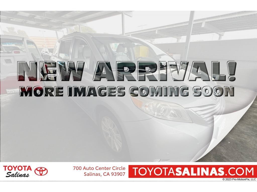 2011 TOYOTA Sienna