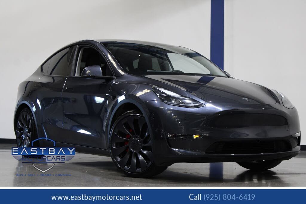 2024 TESLA Model Y