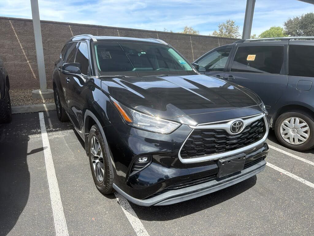 2022 TOYOTA Highlander