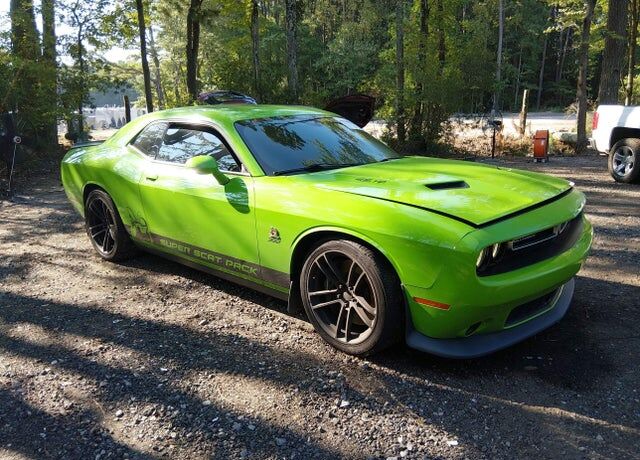 2017 DODGE Challenger