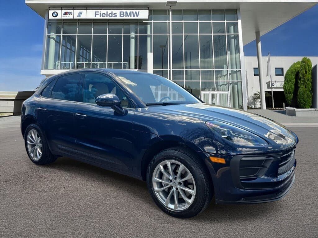 2022 PORSCHE Macan