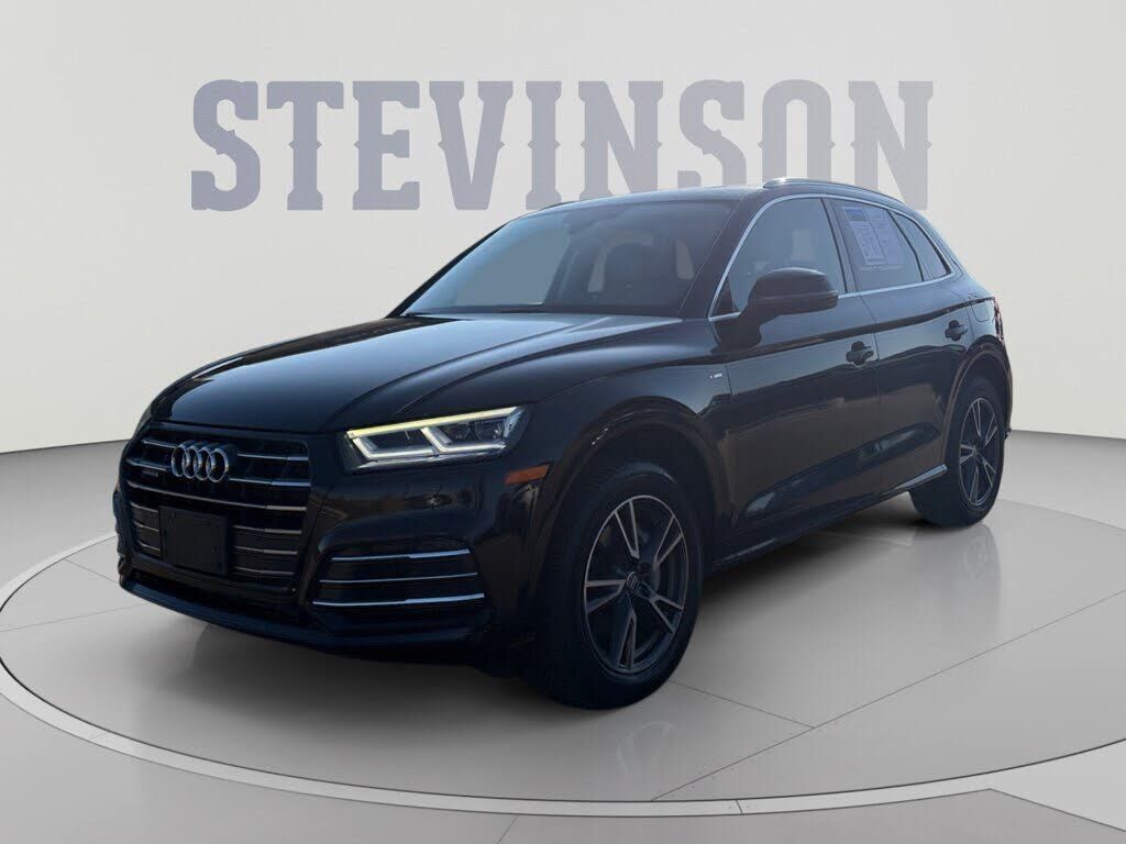 2020 AUDI Q5 e