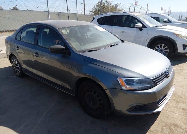 2011 VOLKSWAGEN Jetta