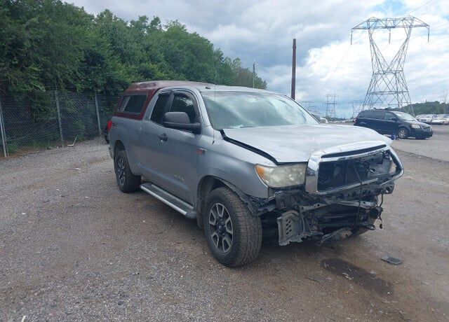2011 TOYOTA Tundra