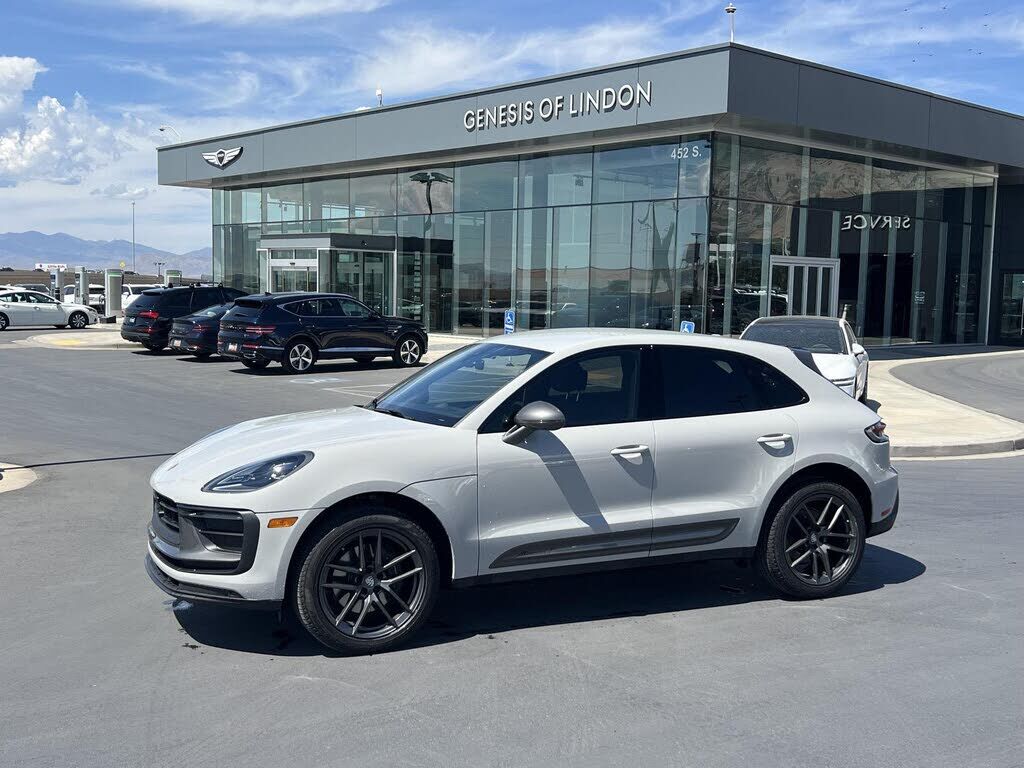 2023 PORSCHE Macan