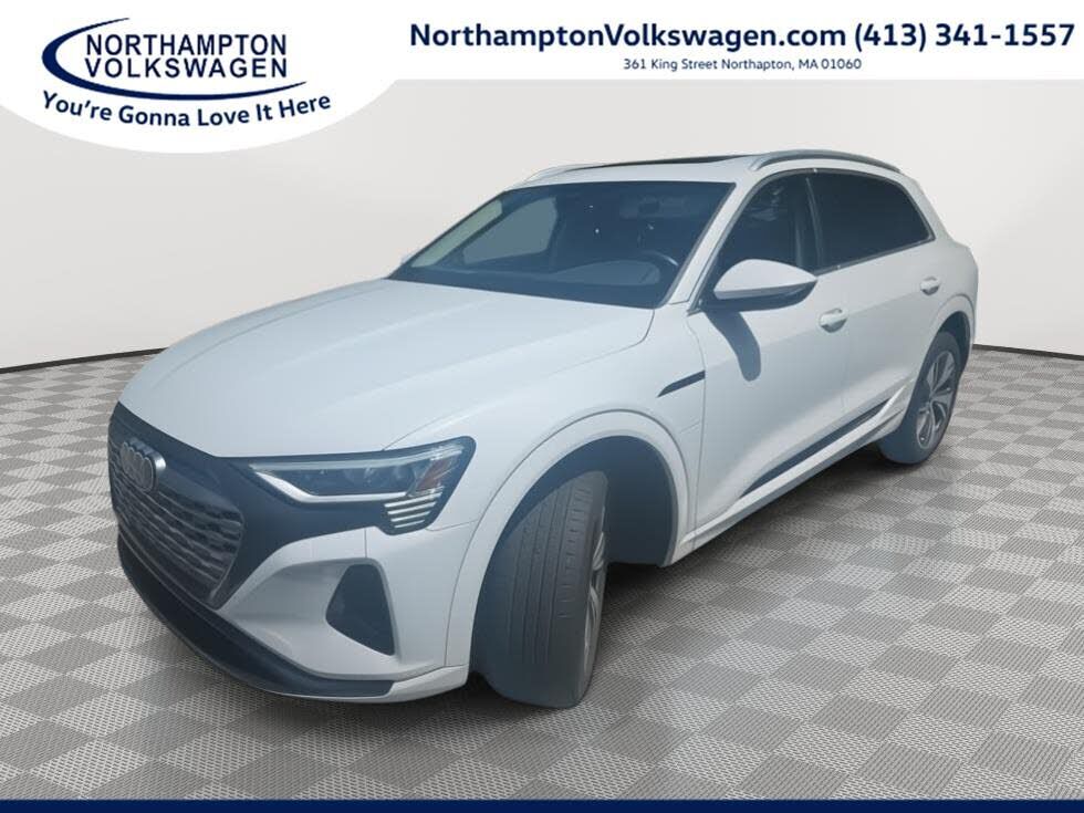 2024 AUDI Q8