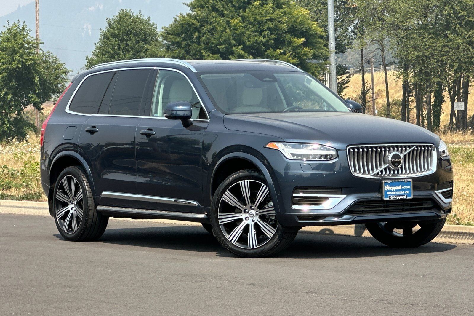 2023 VOLVO XC90
