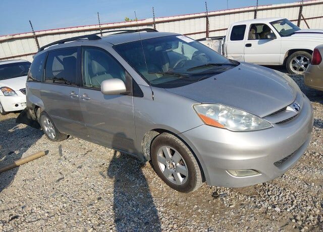 2009 TOYOTA Sienna