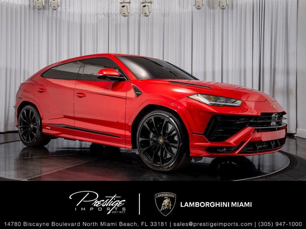 2024 LAMBORGHINI URUS