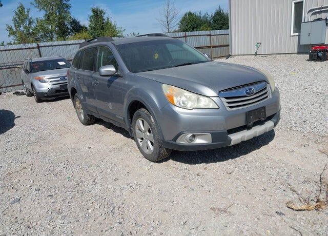 2011 SUBARU Outback