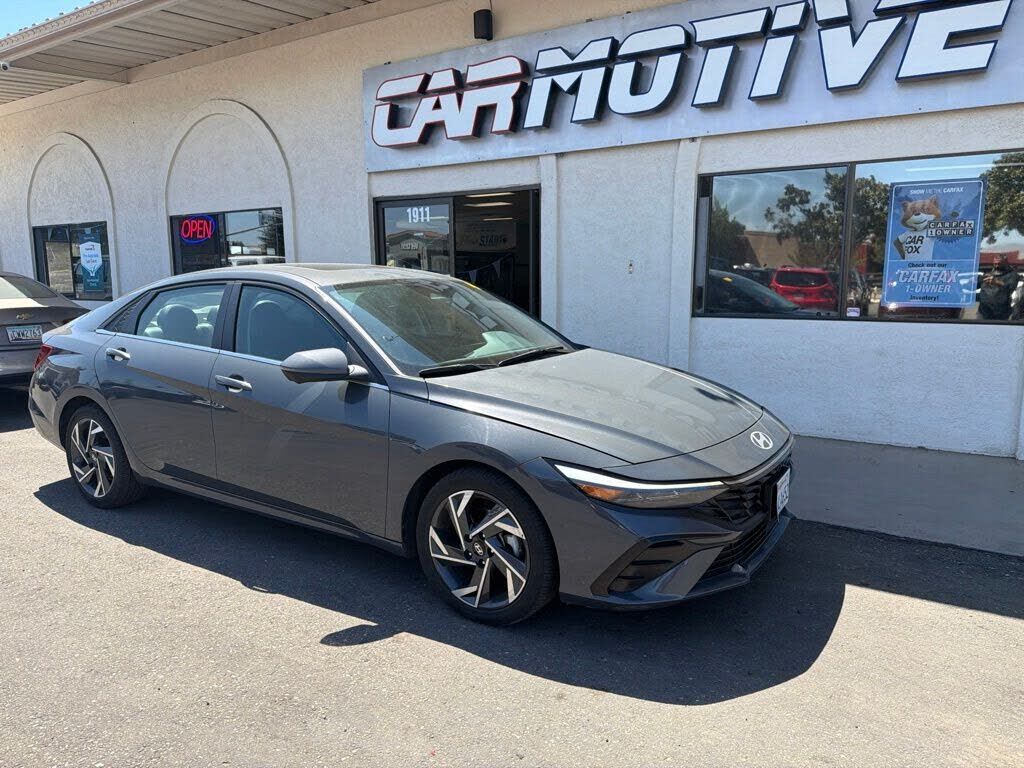 2024 HYUNDAI Elantra