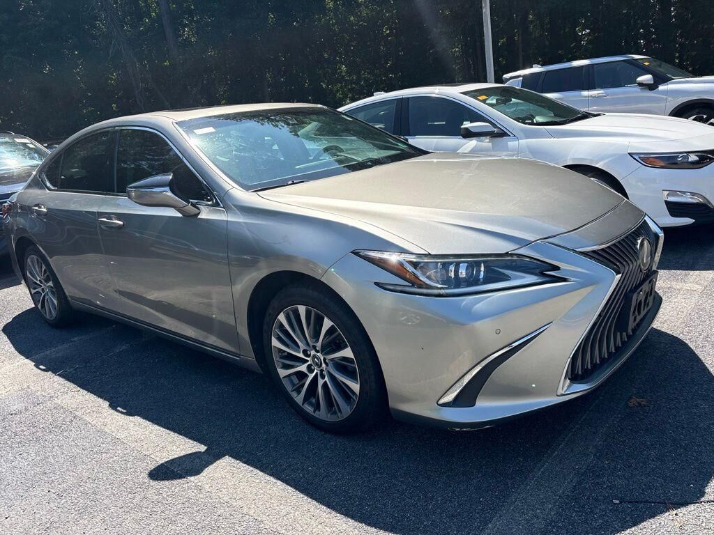 2019 LEXUS ES