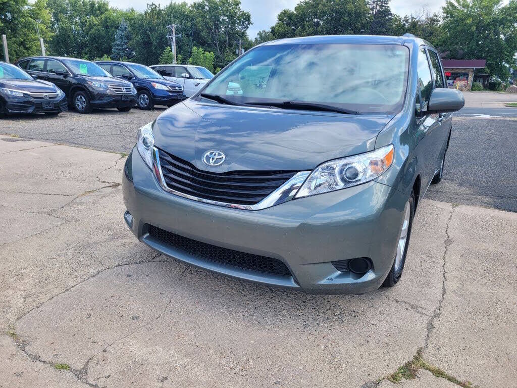 2014 TOYOTA Sienna