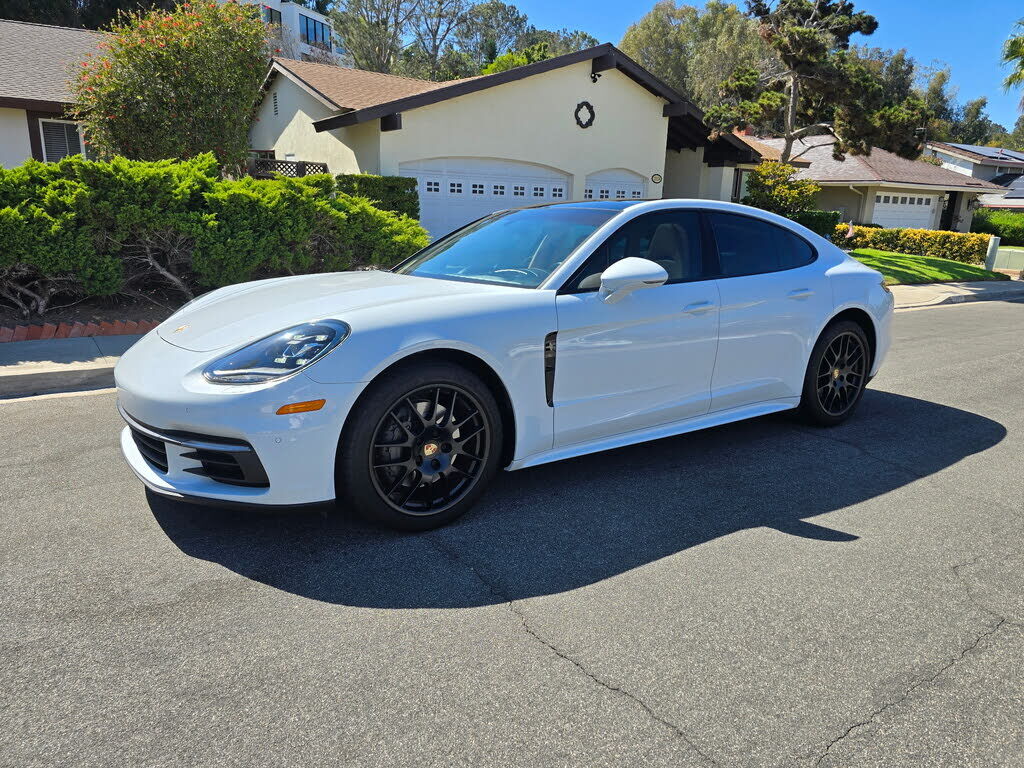 2020 PORSCHE Panamera