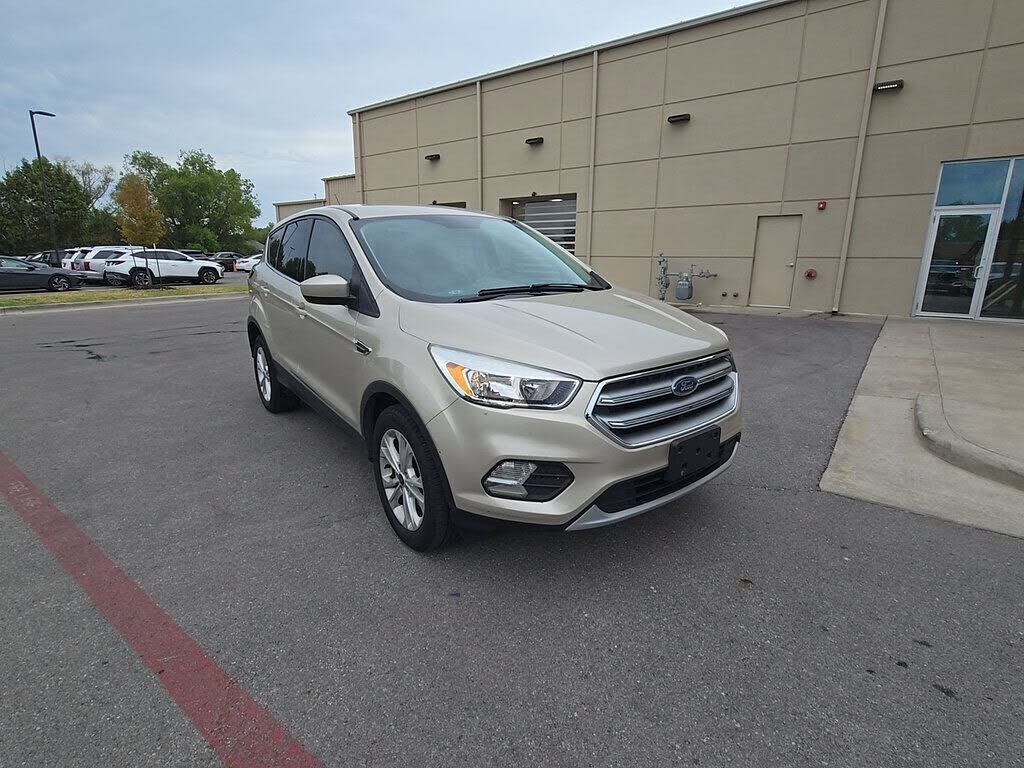 2017 FORD Escape