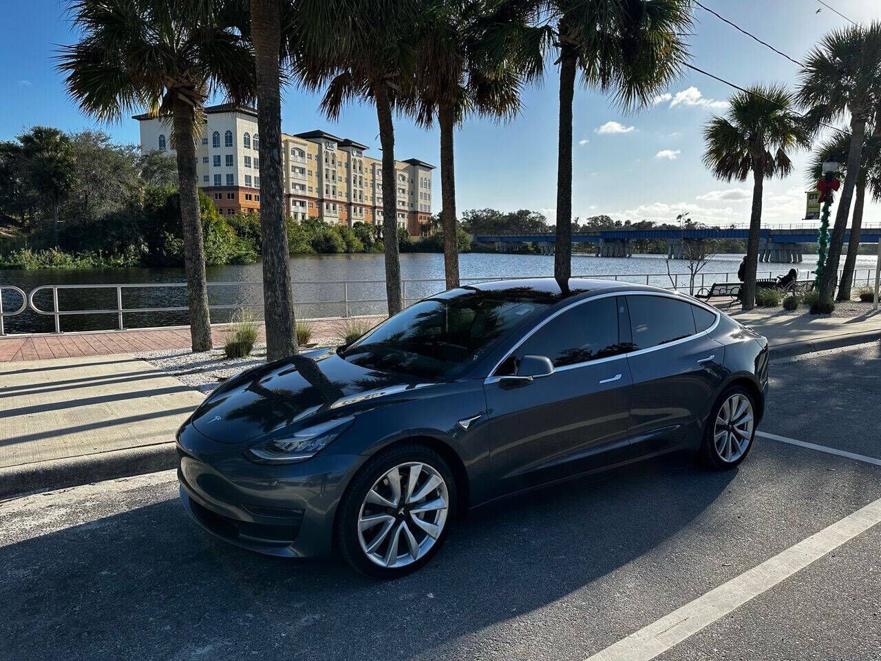 2018 TESLA Model 3