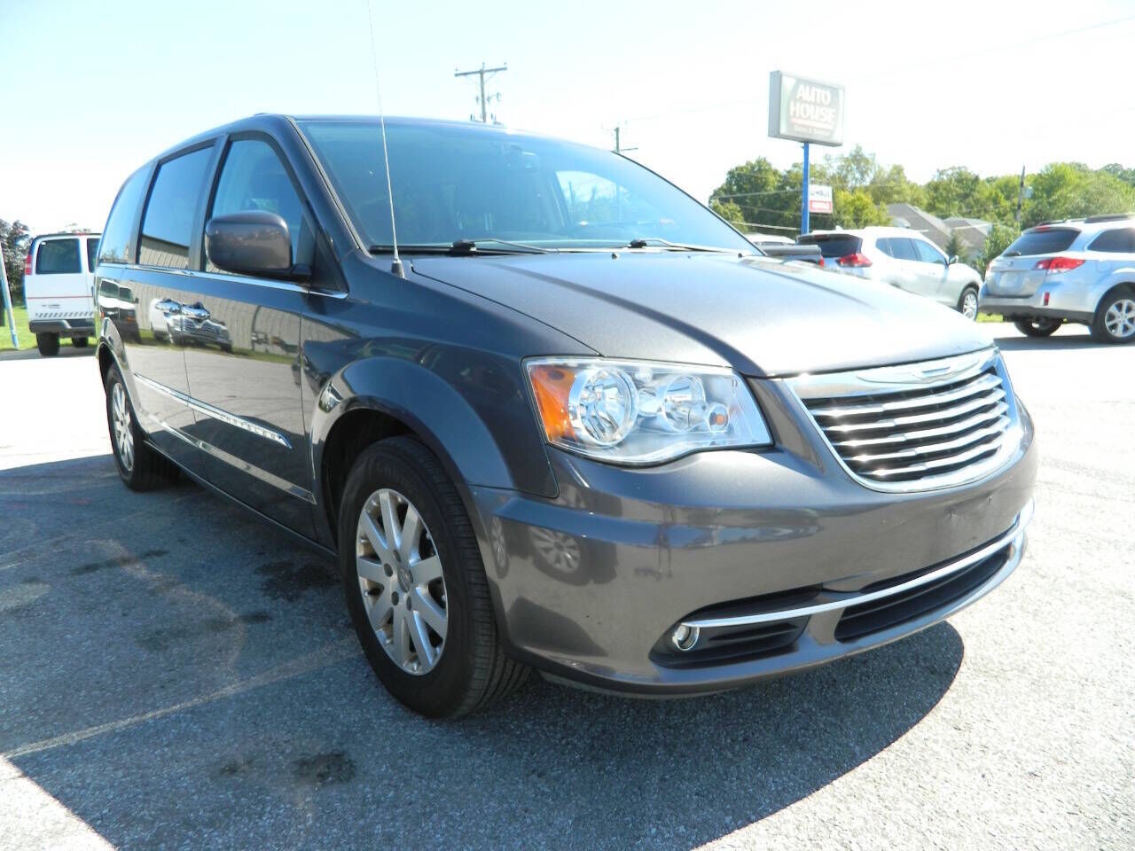 2016 CHRYSLER Town and Country