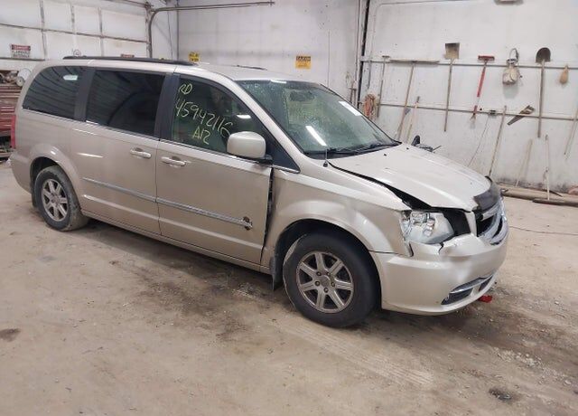 2012 CHRYSLER Town and Country