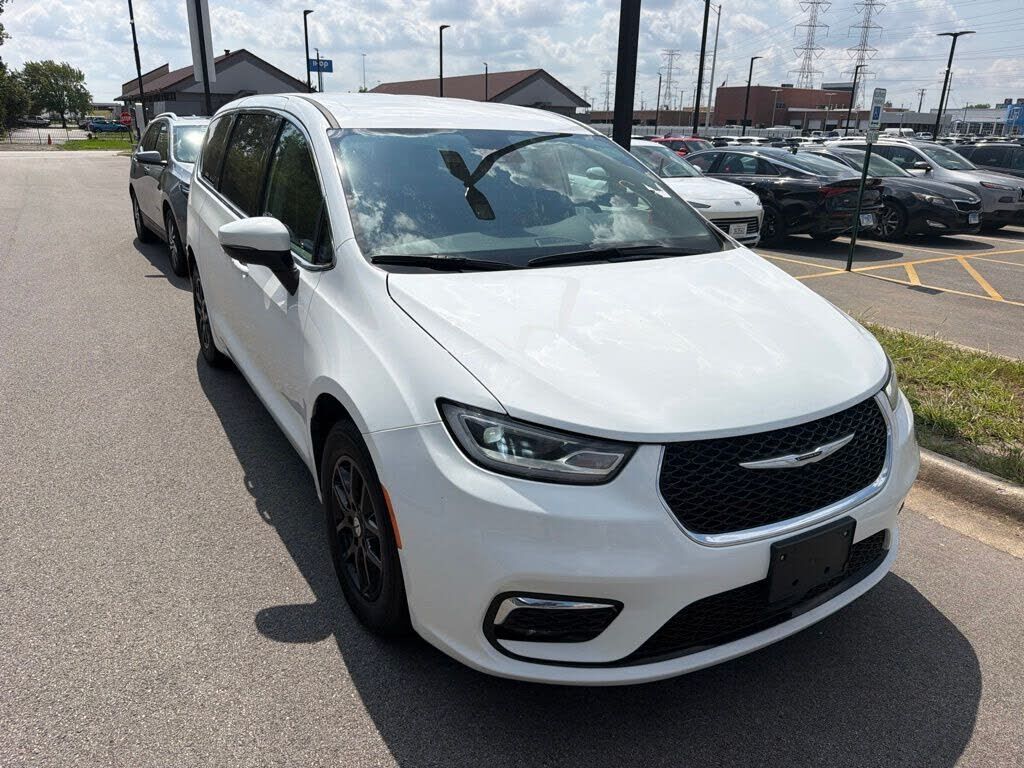 2023 CHRYSLER Pacifica