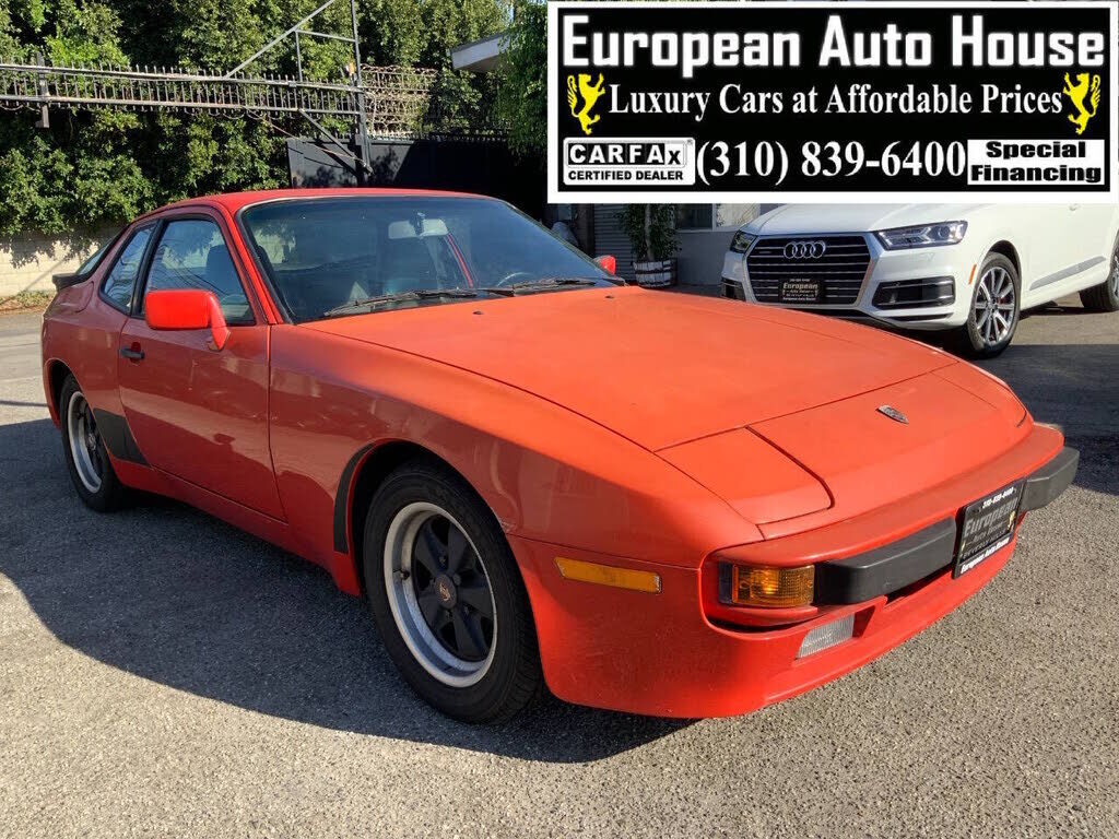 1985 PORSCHE 944