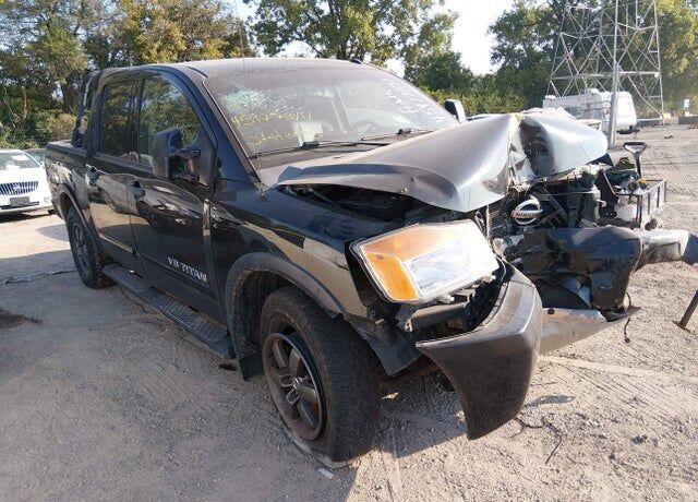 2013 NISSAN Titan