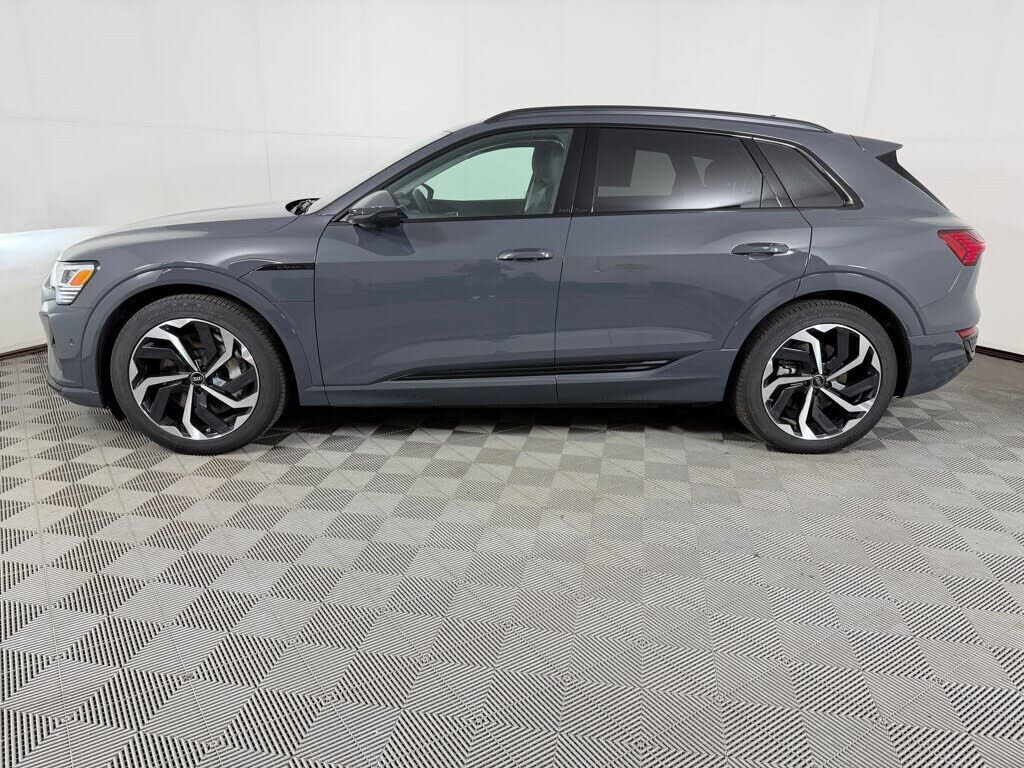 2024 Audi Q8