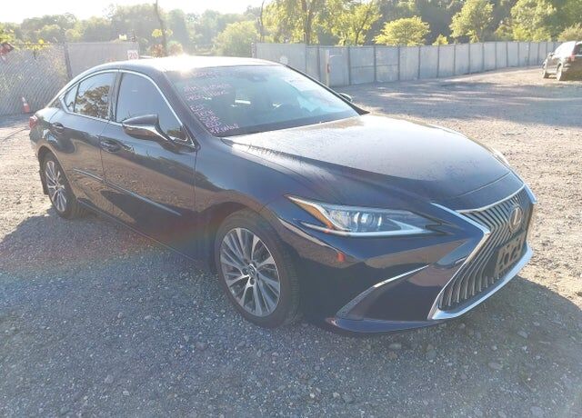 2021 LEXUS ES