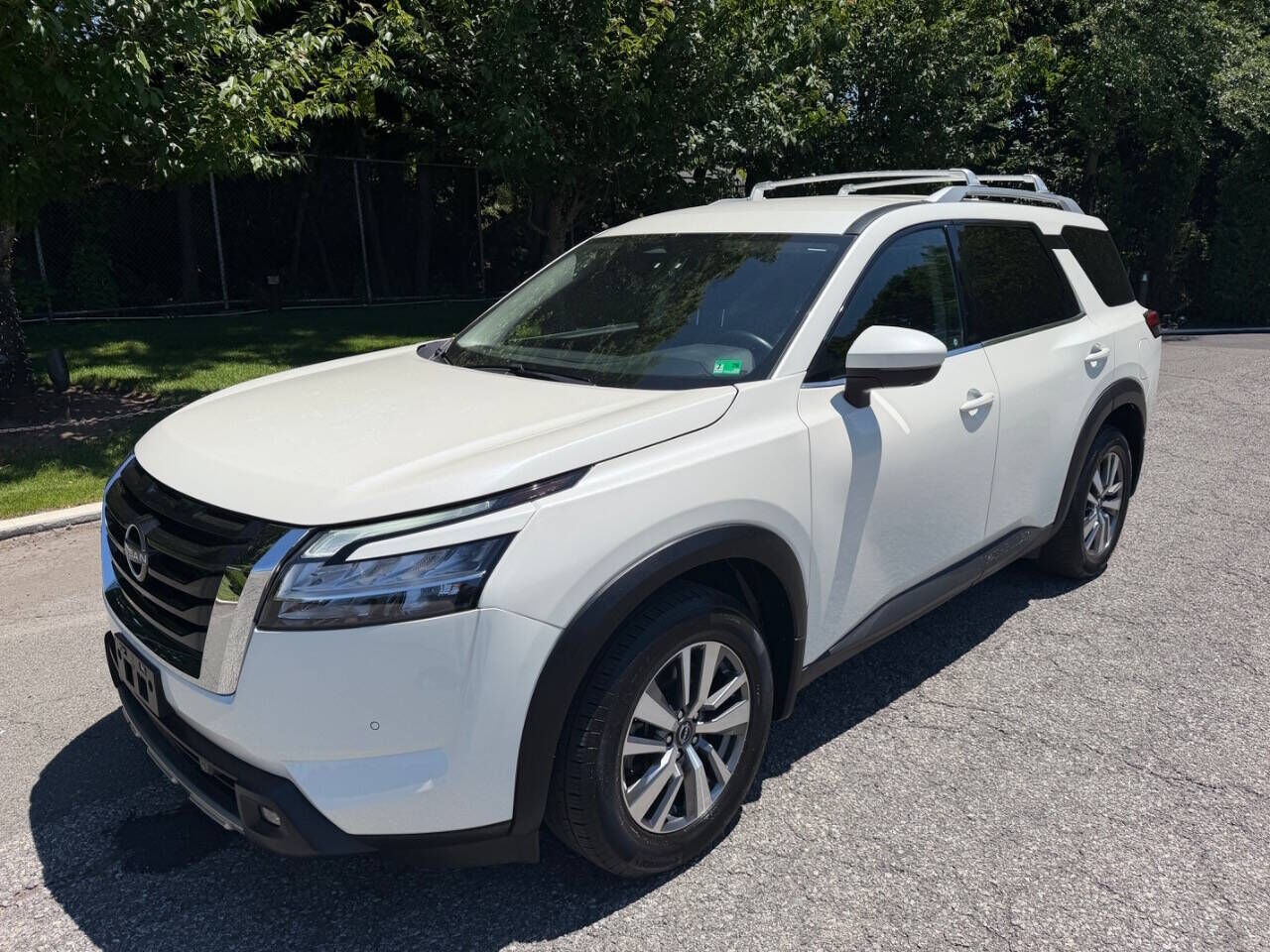 2022 NISSAN Pathfinder