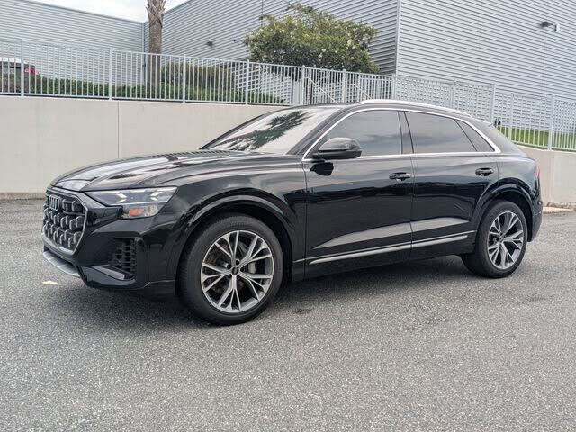 2024 AUDI Q8