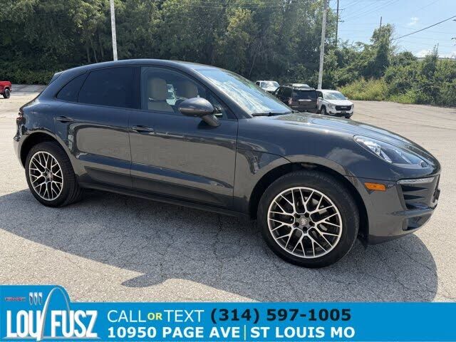 2018 PORSCHE Macan