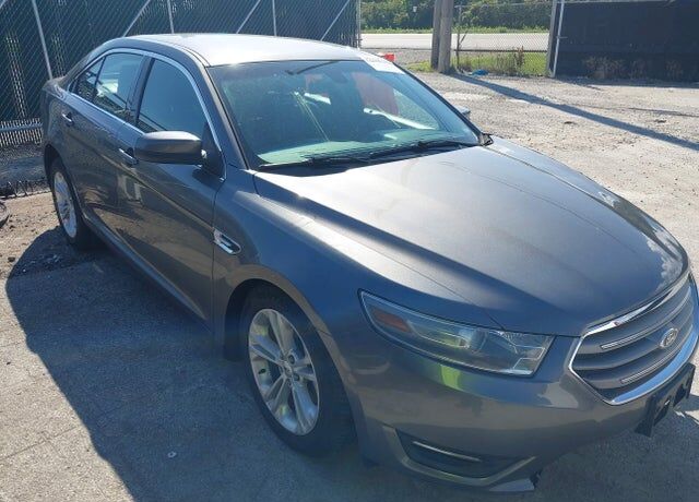 2013 FORD Taurus