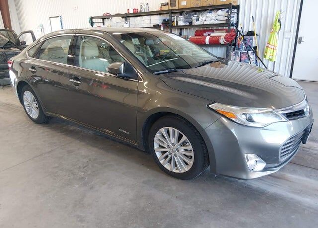 2013 TOYOTA Avalon